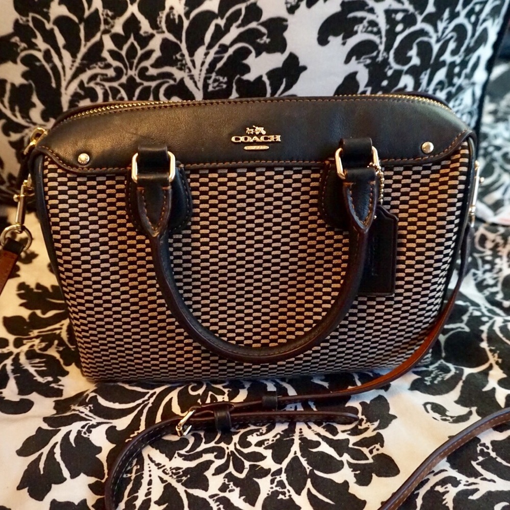 COACH handbag/ shoulder bag 👜✨